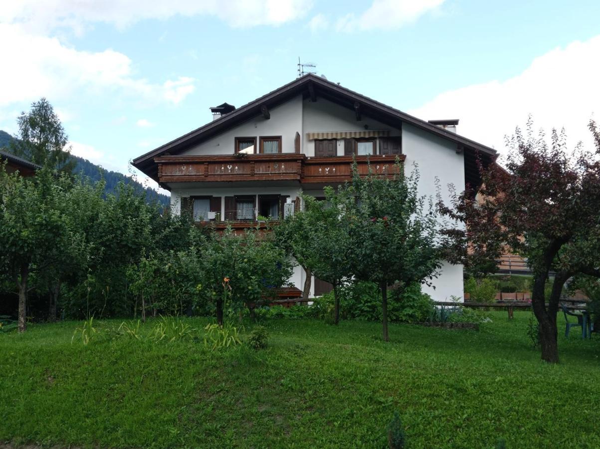 La Mansarda Di Sabina. Appartement Fiera Di Primiero Buitenkant foto