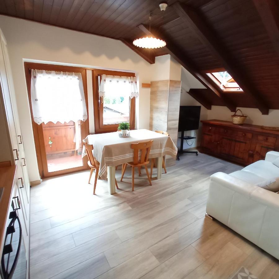 La Mansarda Di Sabina. Appartement Fiera Di Primiero Buitenkant foto