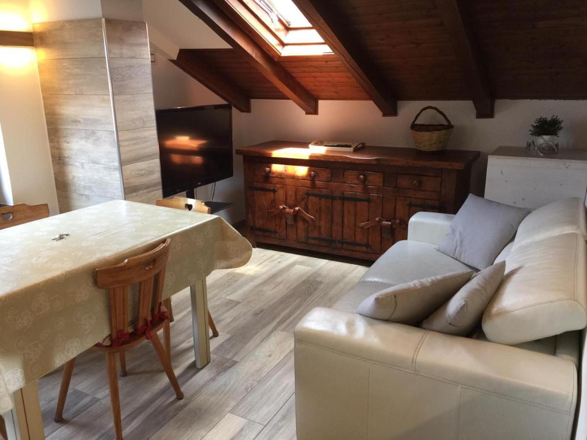 La Mansarda Di Sabina. Appartement Fiera Di Primiero Buitenkant foto